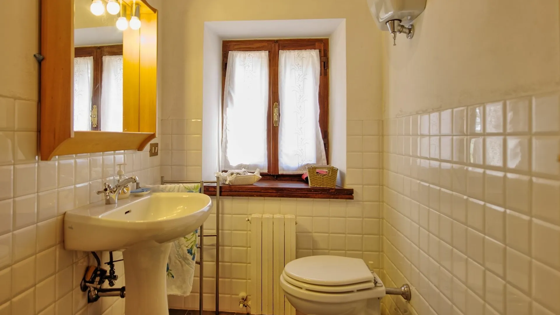Appartamento Casale Giulio Sarteano 0*,